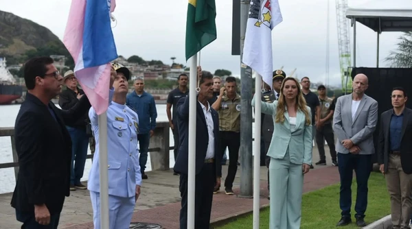 Ricardo Ferraço e Cris Samorini no desfile de 7 de Setembro